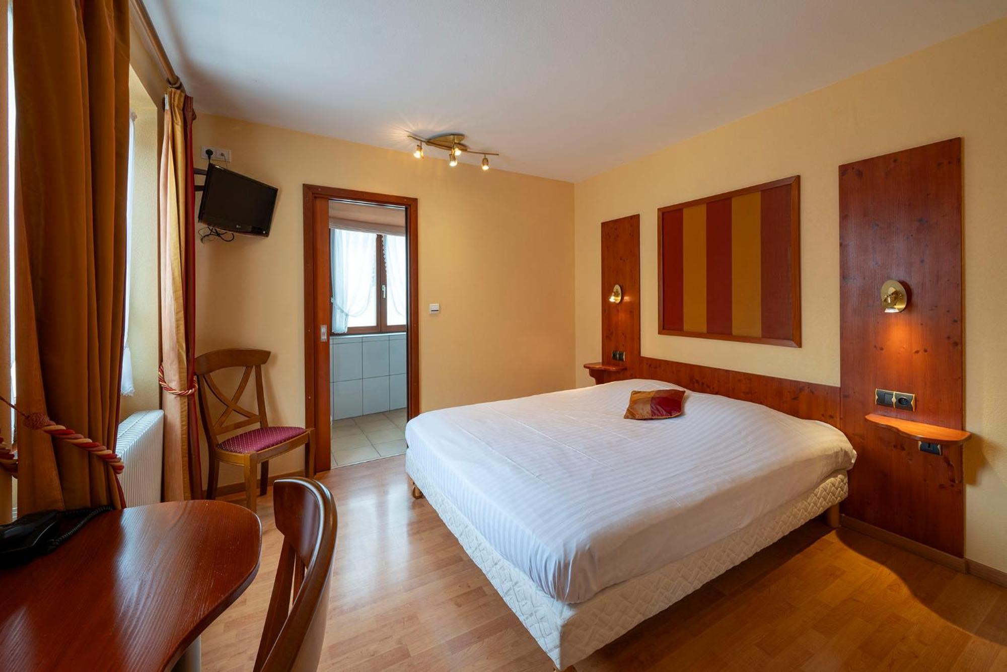 Hotel A La Vignette - Colmar-Nord แซ็ง-อิปโปลีท ภายนอก รูปภาพ